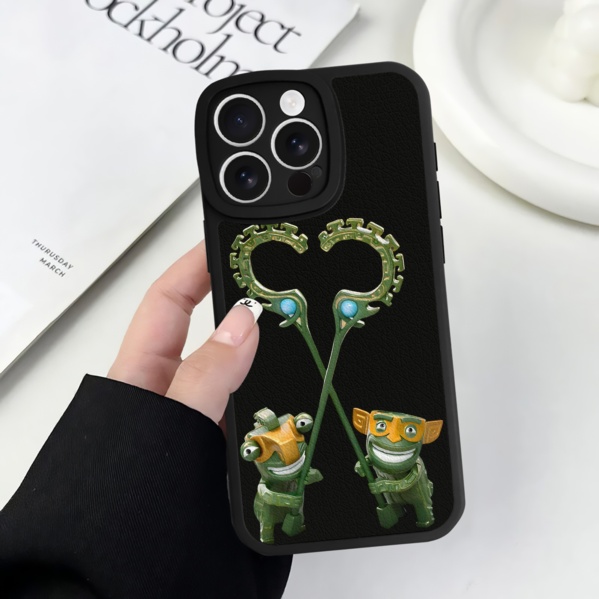 （画像用） Ne Zha 2 ナタ 魔童の大暴れ 【iPhone 16シリーズ対応】シリコンスマホケース（レザー調） 材質：シリコン